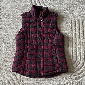 GAP Red Plaid Quilted Puffer Vest with Navy Logo Tag